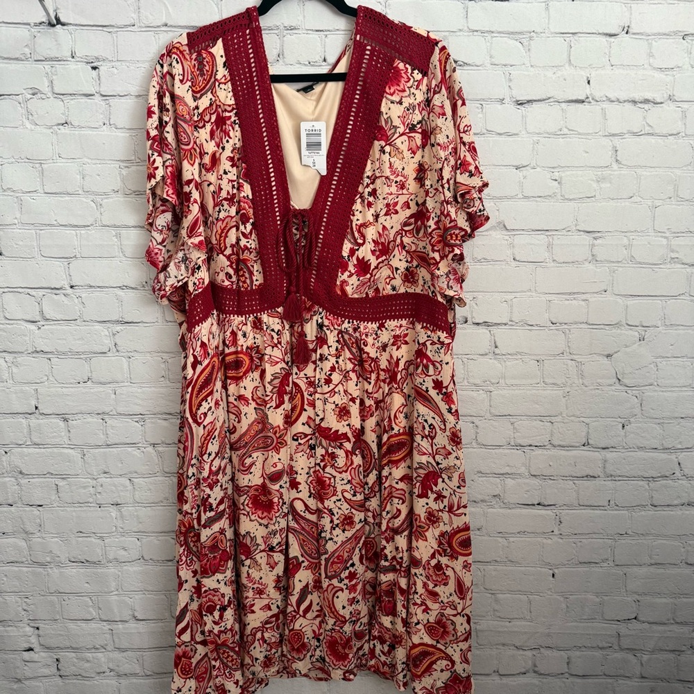 Torrid Red Cream Plunge Neck Flutter Sleeve Dress Size 5 (28)